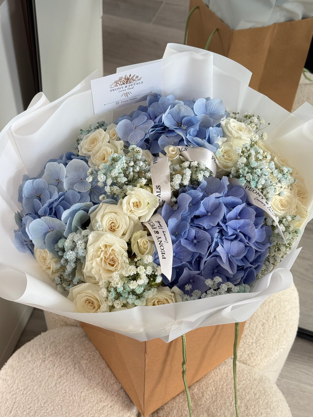 Roses & Hydrangeas Mixed Large Bouquet