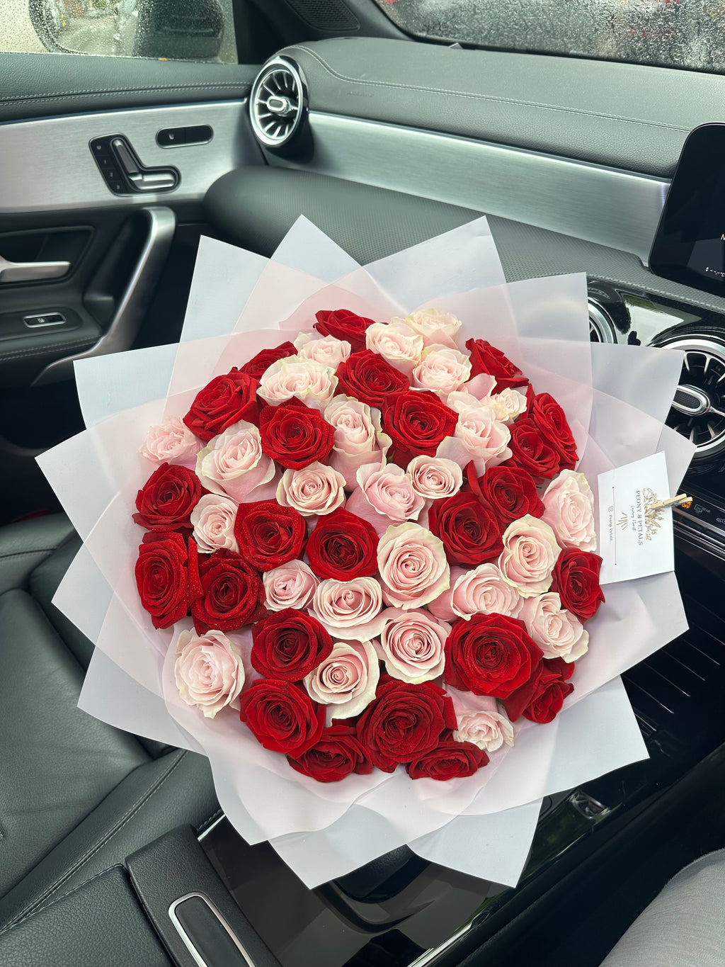 50 Mixed Naomi Red and Pink Roses |