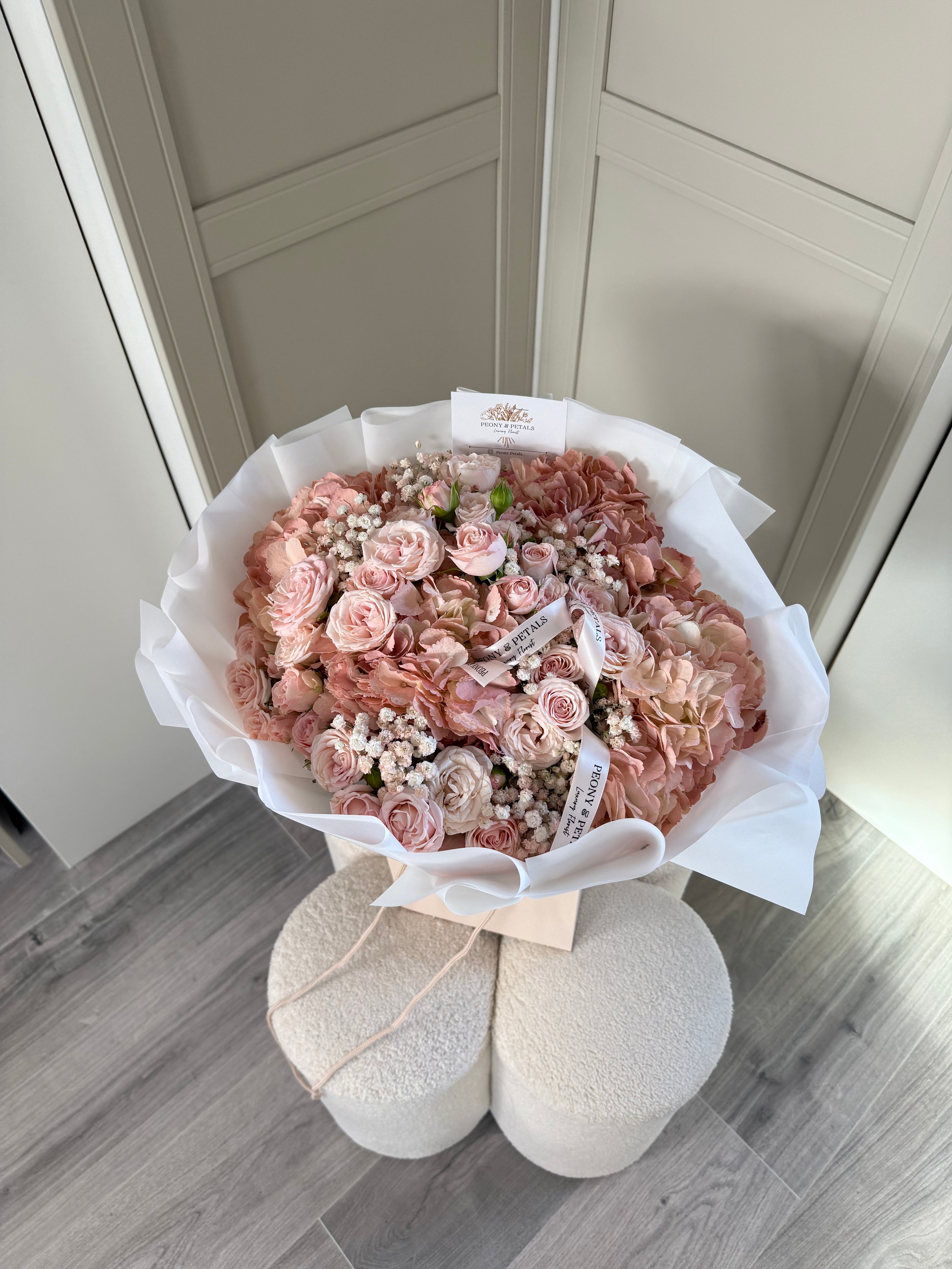 Roses & Hydrangeas Mixed Large Bouquet