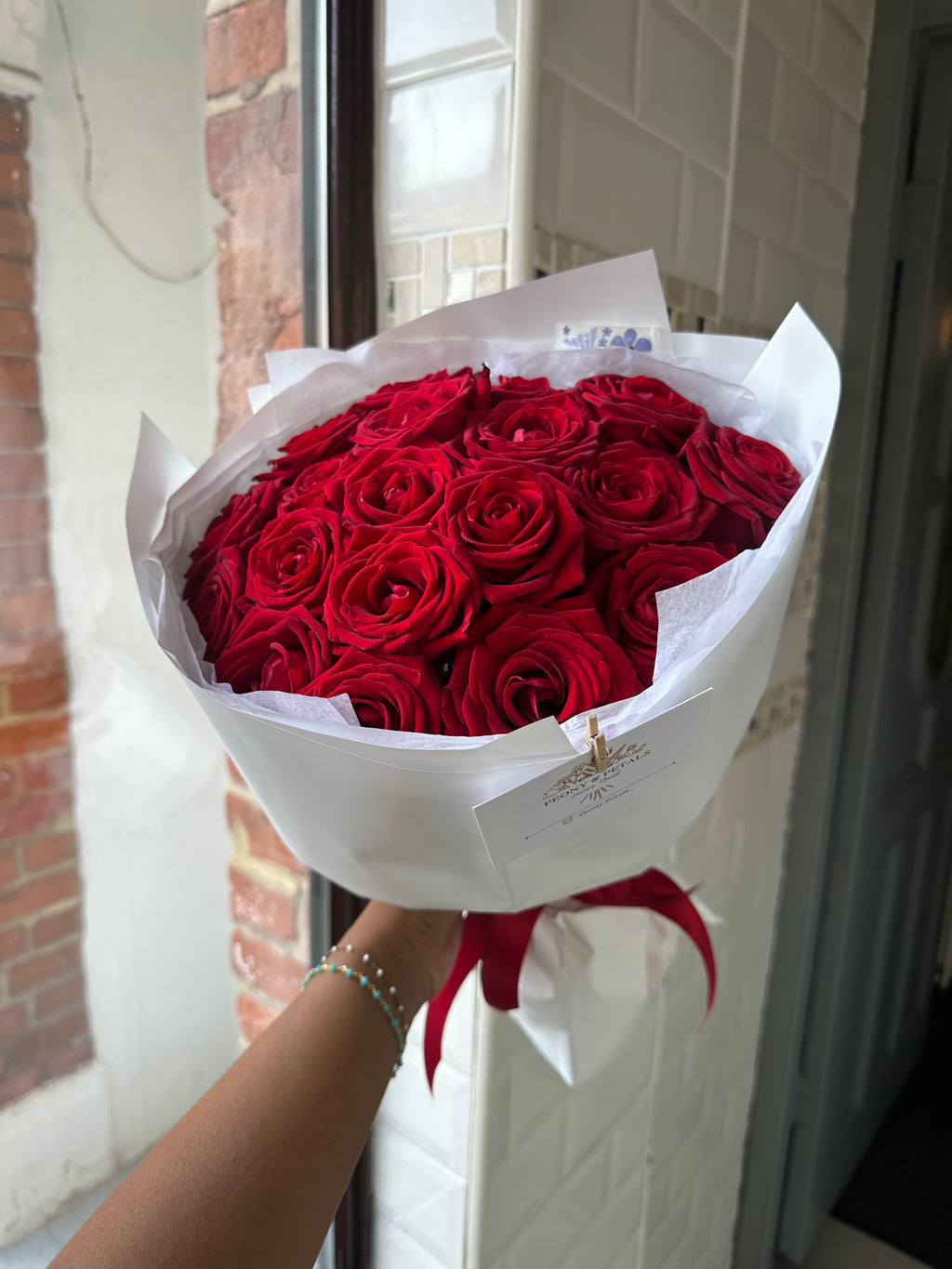 20 Naomi Red Roses |