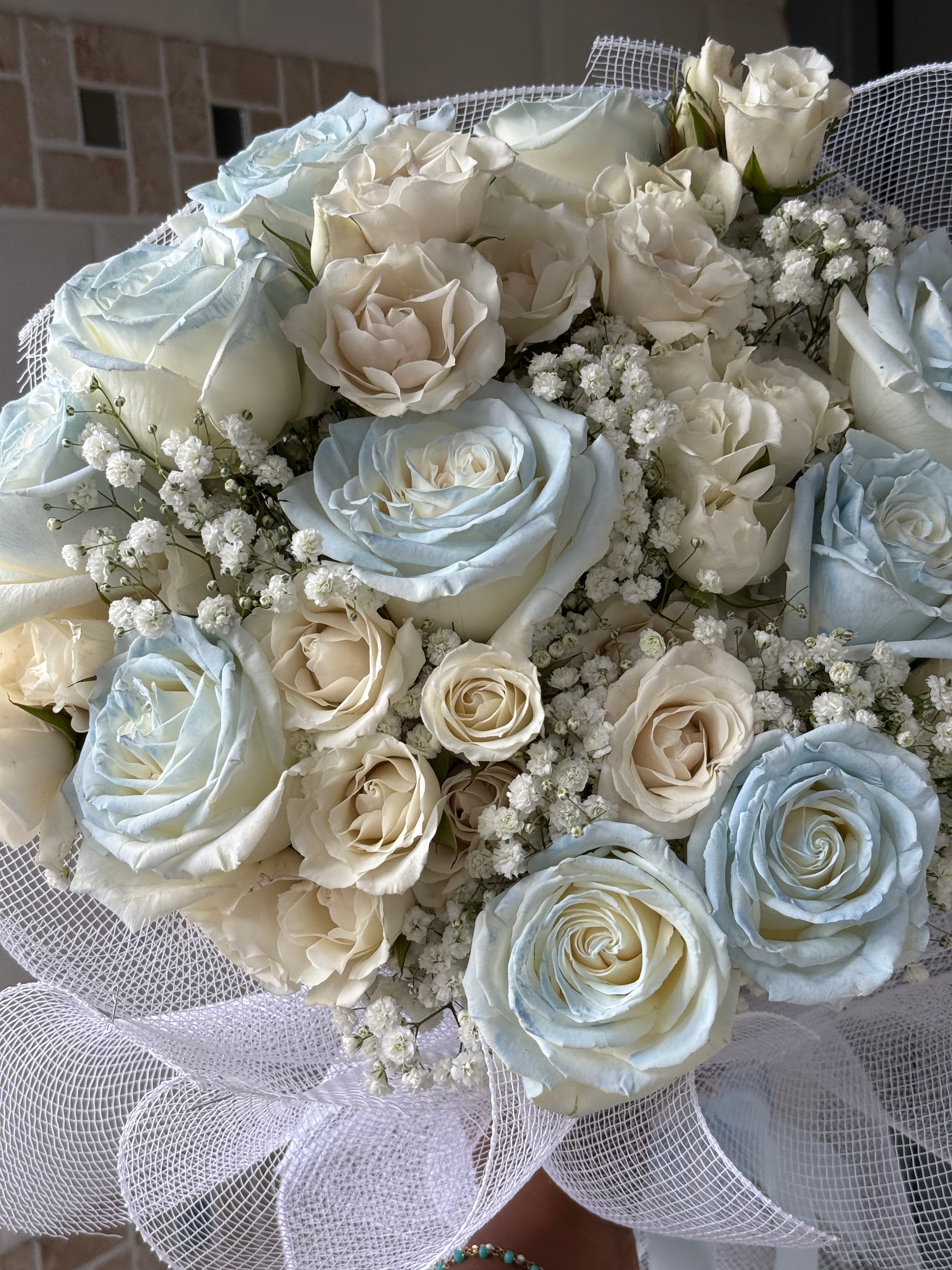 Ivory Skies Medium Mixed Bouquet
