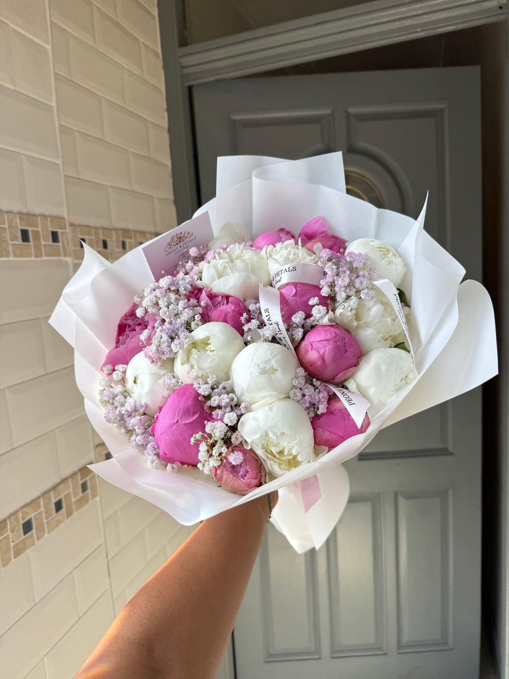 20 Peonies Mixed with Gyp