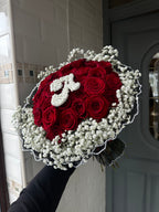 30 Naomi Red Roses With Gyp Edge