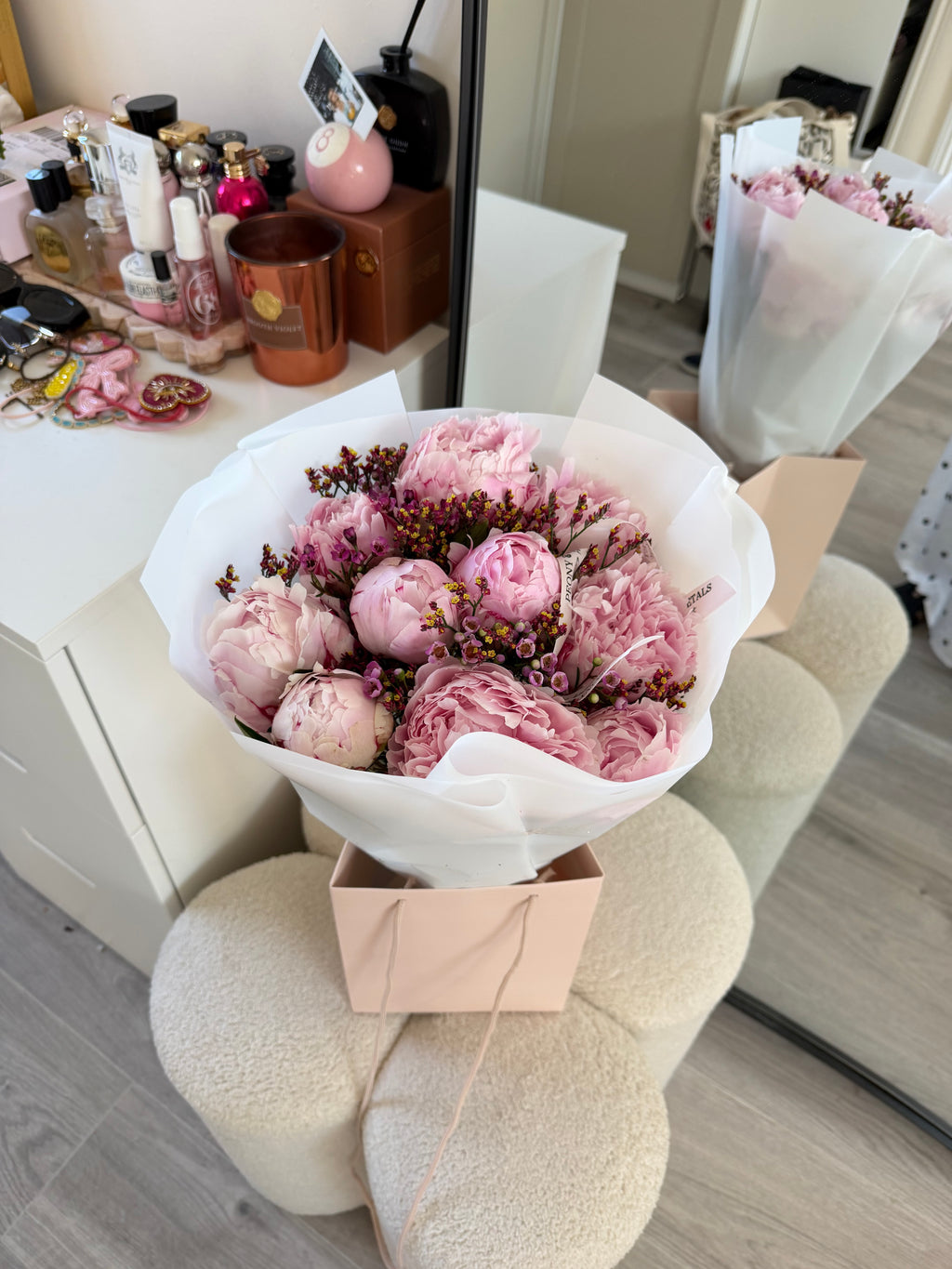 10 peony stems with filler