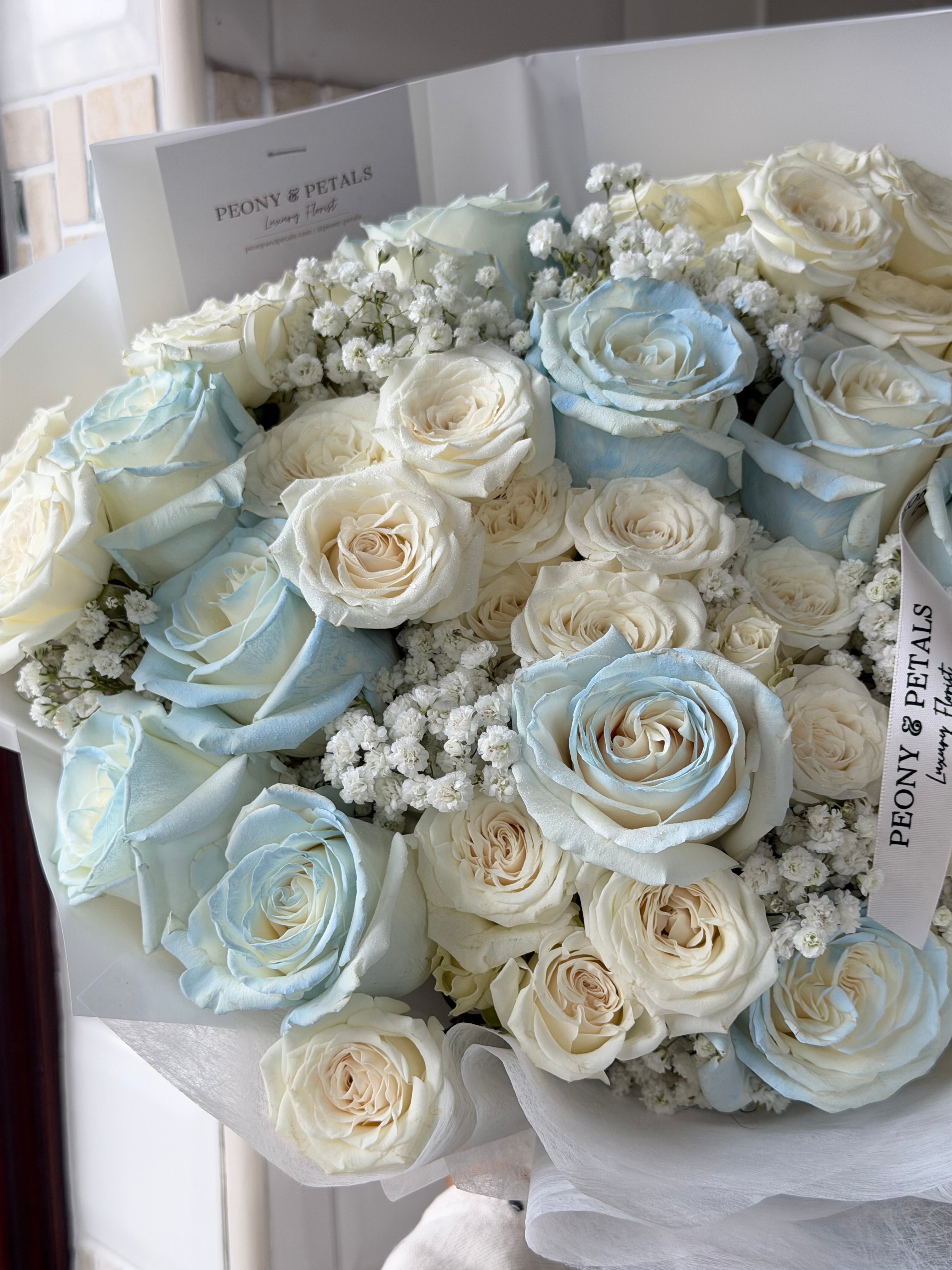 Ivory Skies Large Mixed Bouquet