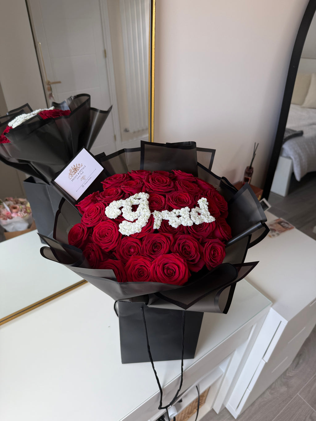 30 Naomi Red Roses - “Grad”