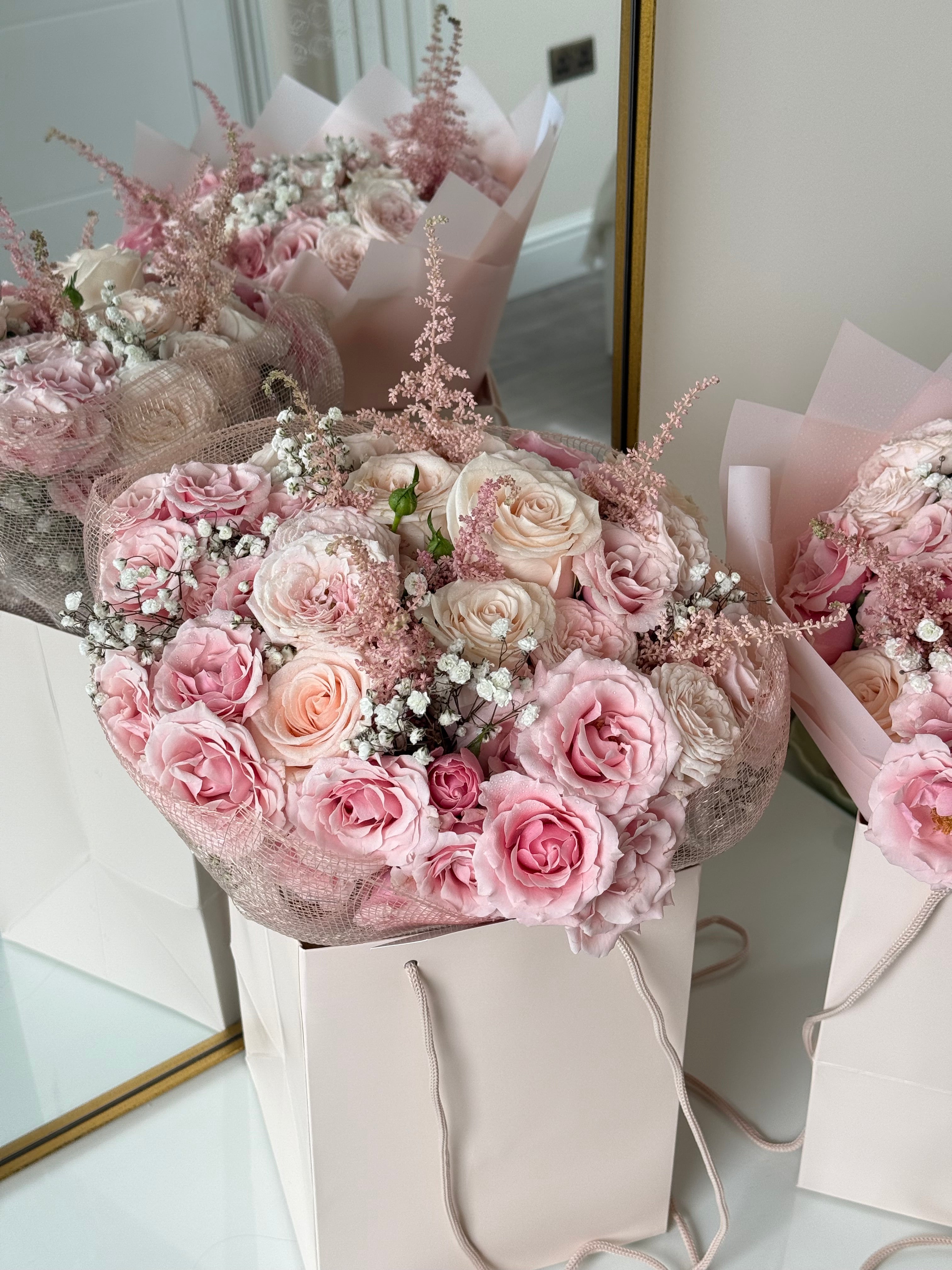 Jardin de Rosé Medium Mixed Bouquet