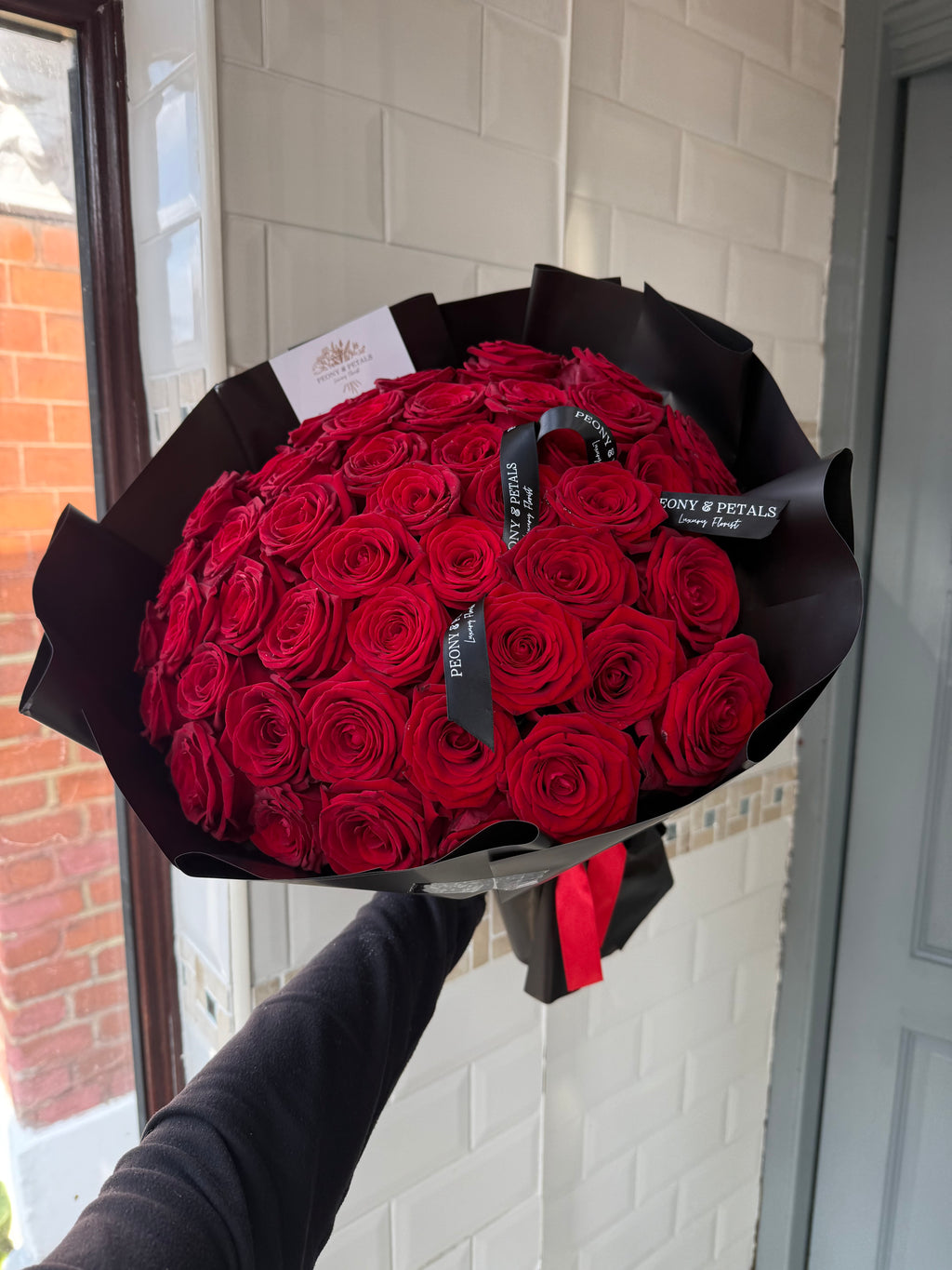 50 Naomi Red Roses |