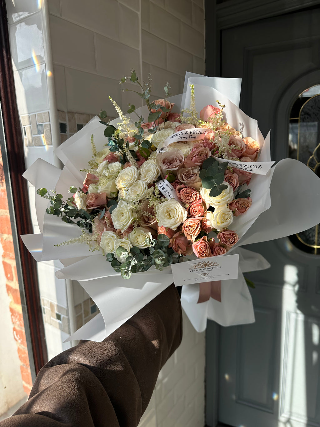 Café Crème Large Mixed Bouquet