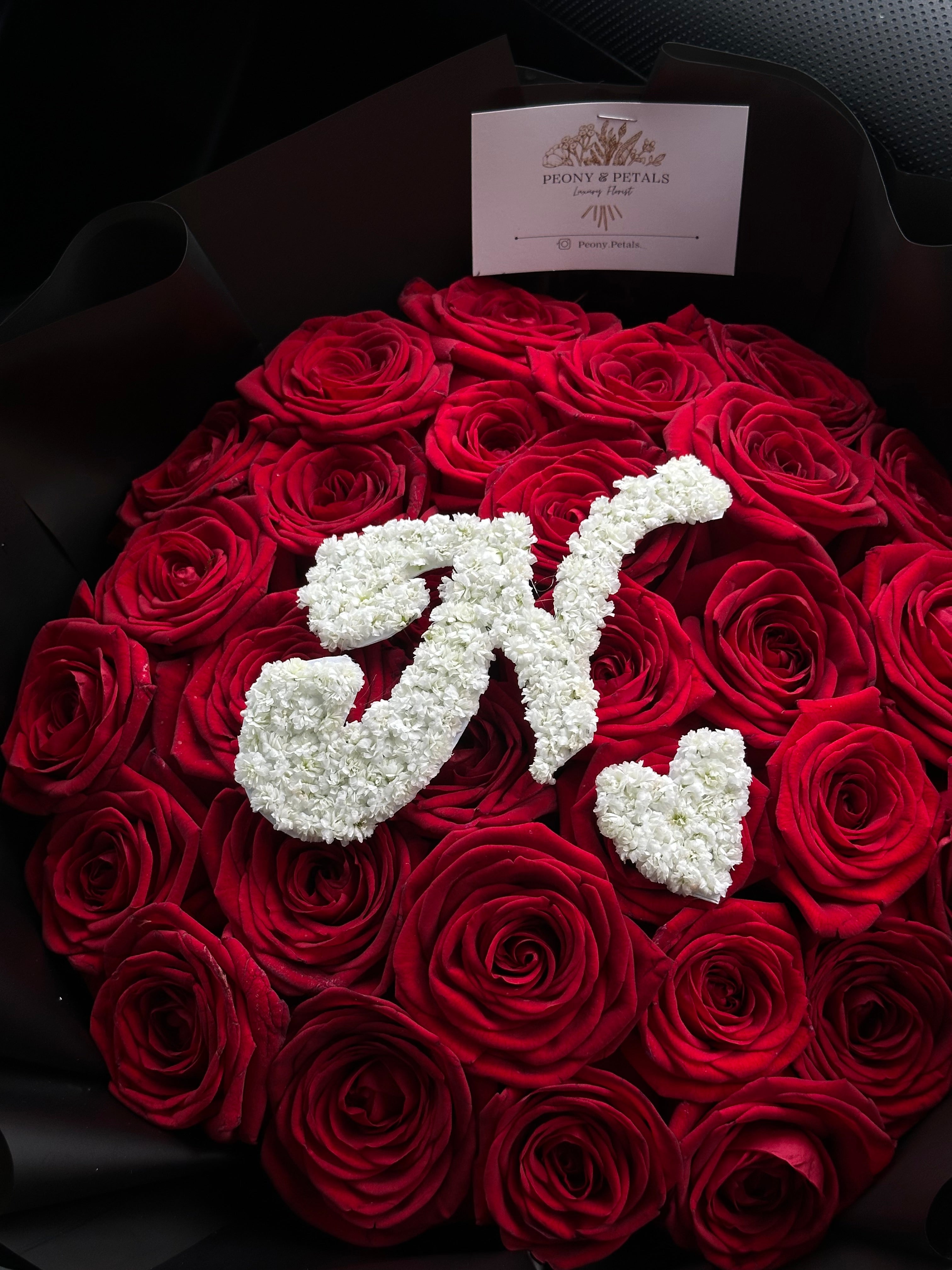 30 Naomi Red Roses - Gyp Initial & Heart |
