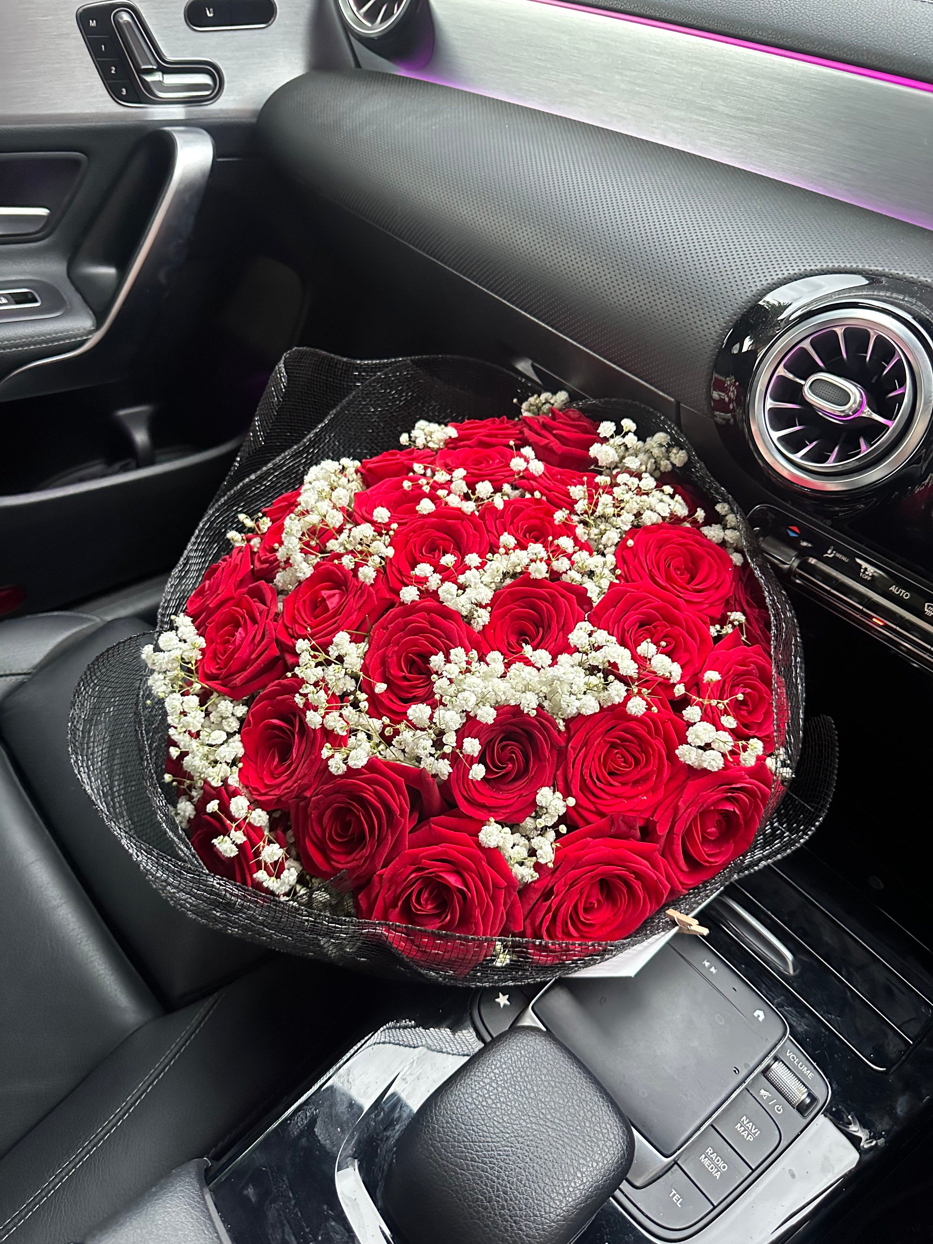 40 Naomi Red Roses with Gyp In-between