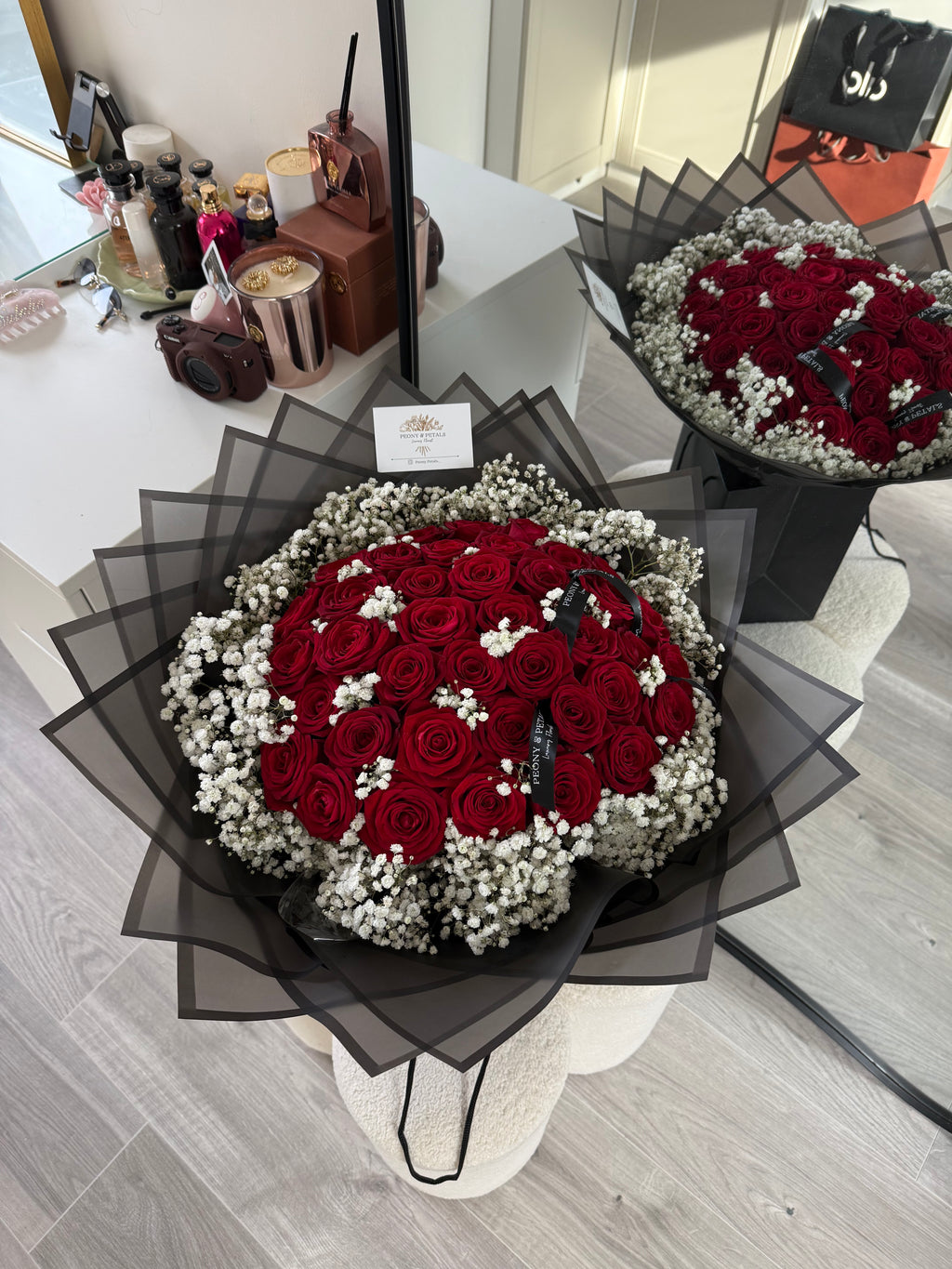 40 Naomi Red Roses and Gyp Edge