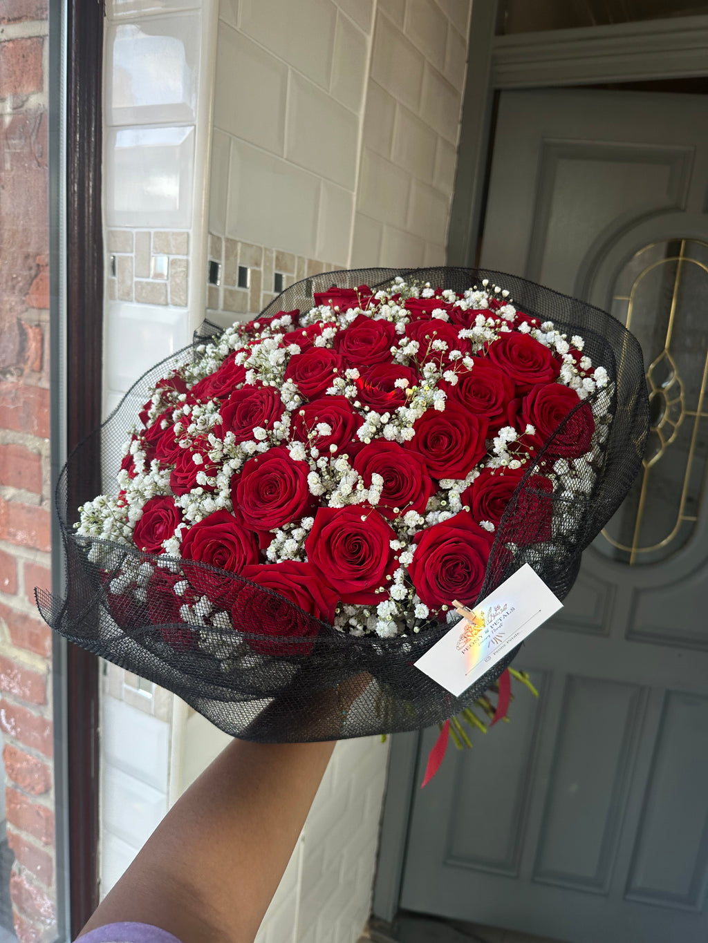 40 Naomi Red Roses with Gyp In-between