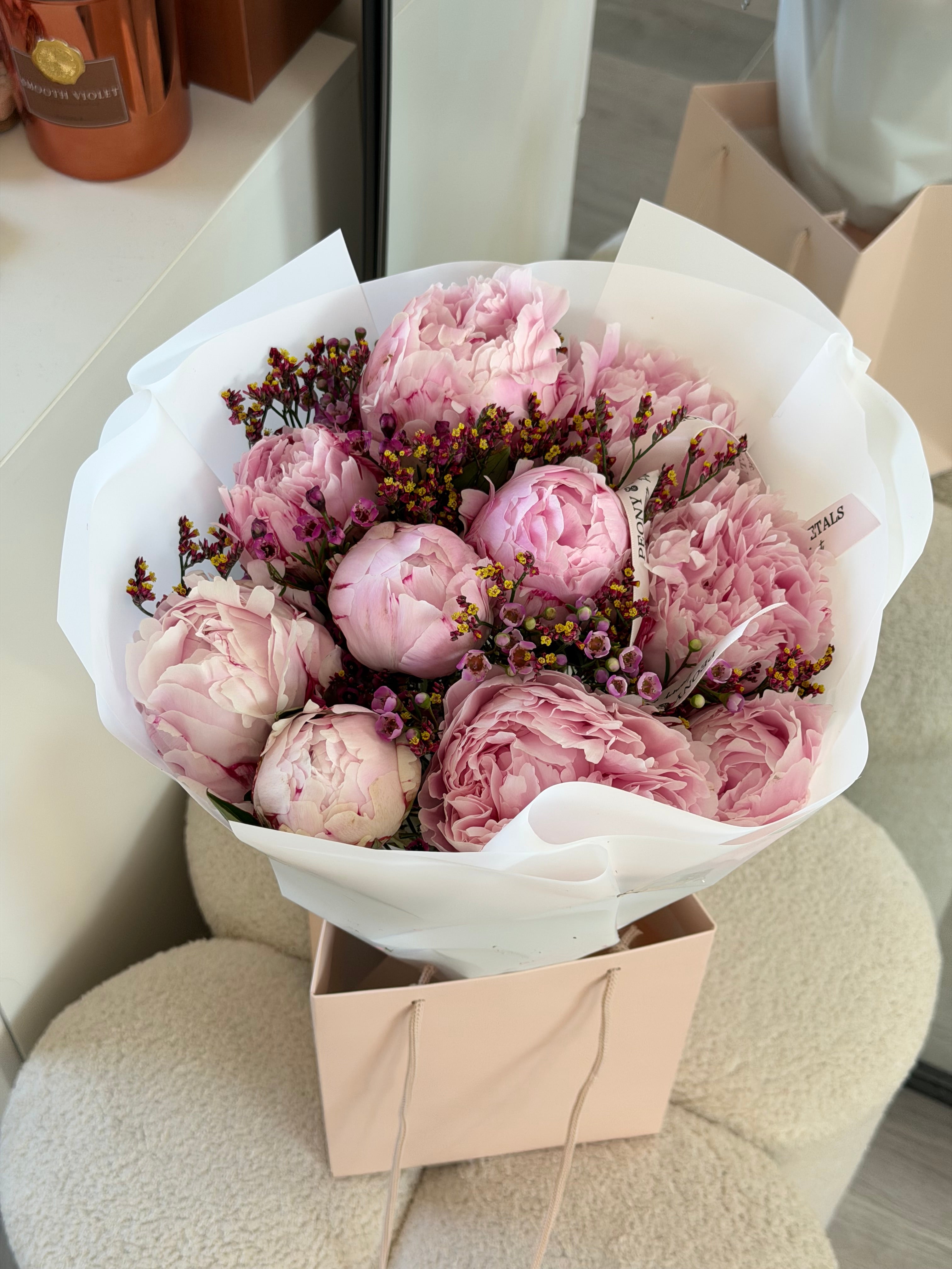 10 peony stems with filler