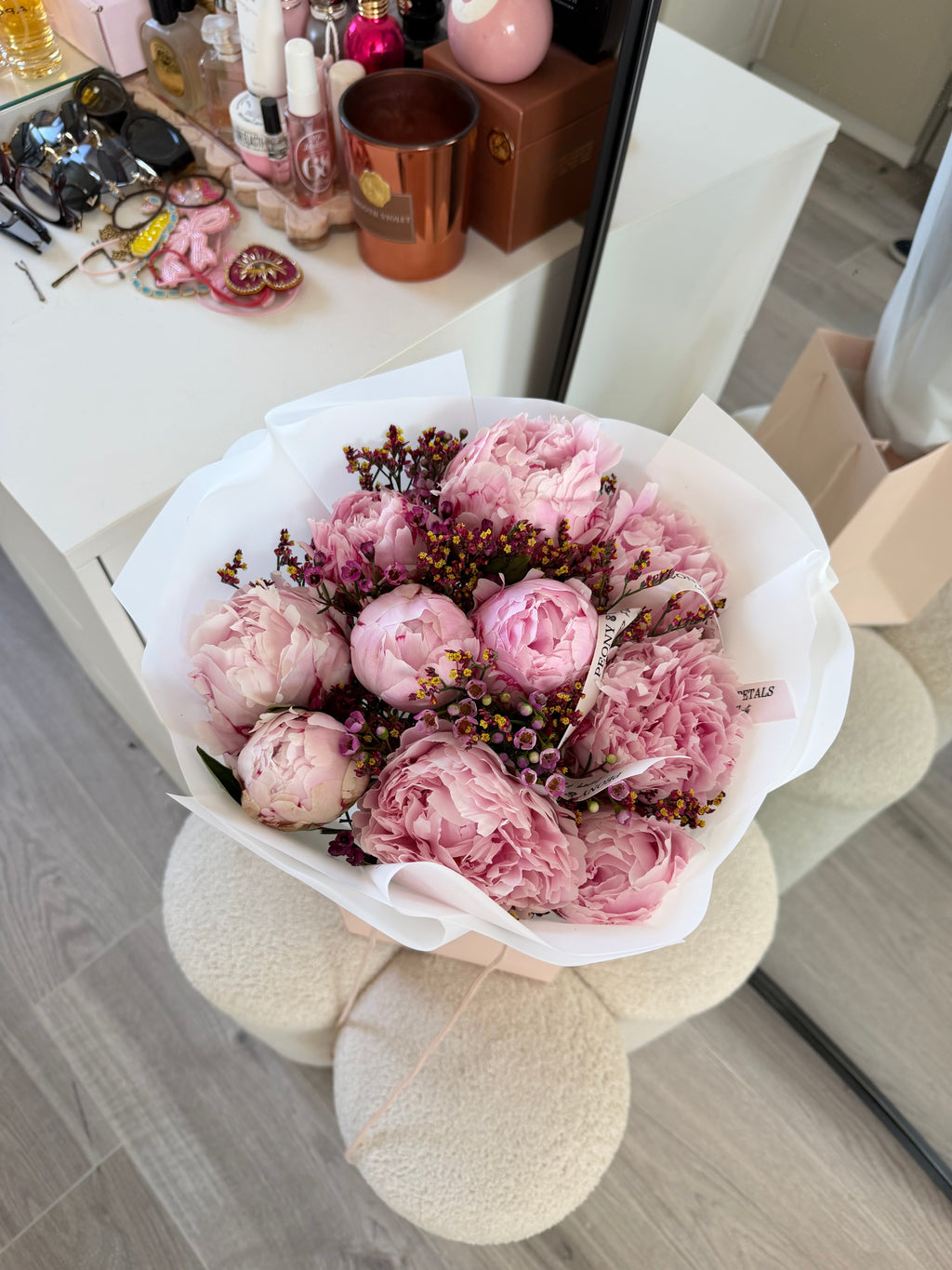 10 peony stems with filler