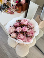 10 peony stems with filler