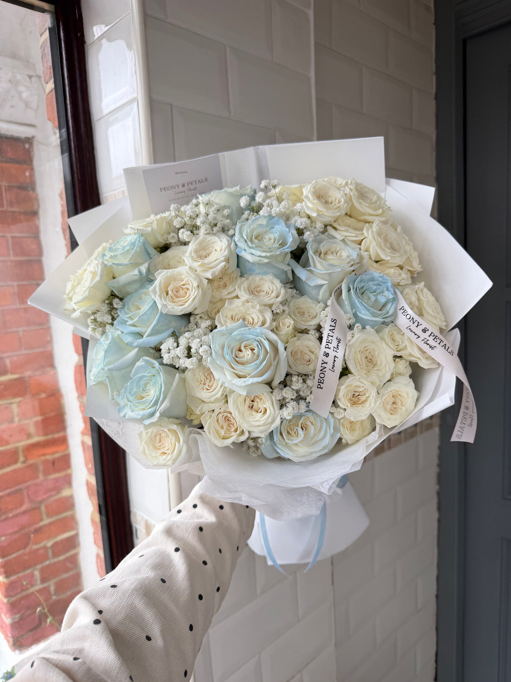 Ivory Skies Large Mixed Bouquet