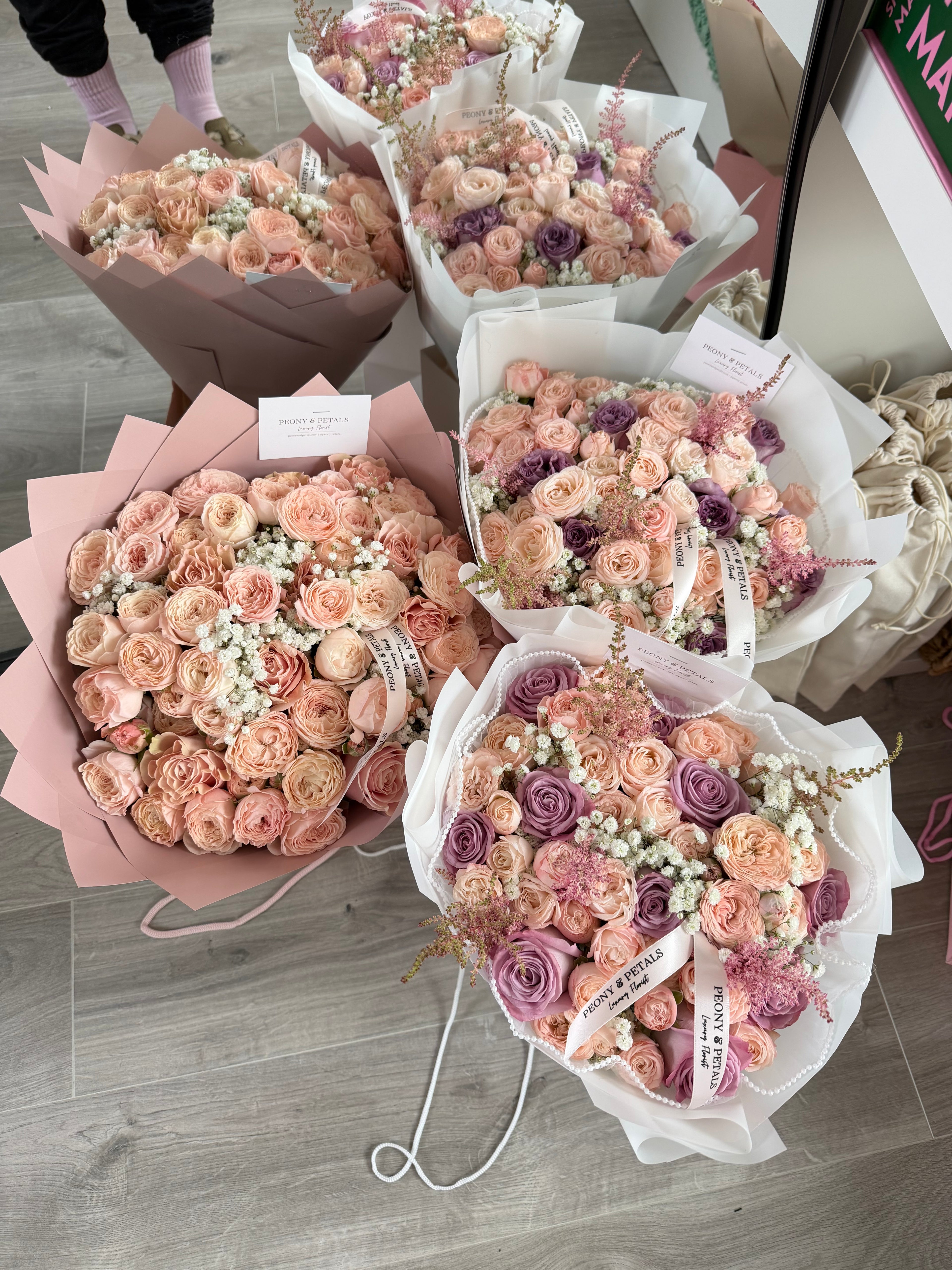 Belle Medium Mixed Rose Bouquet