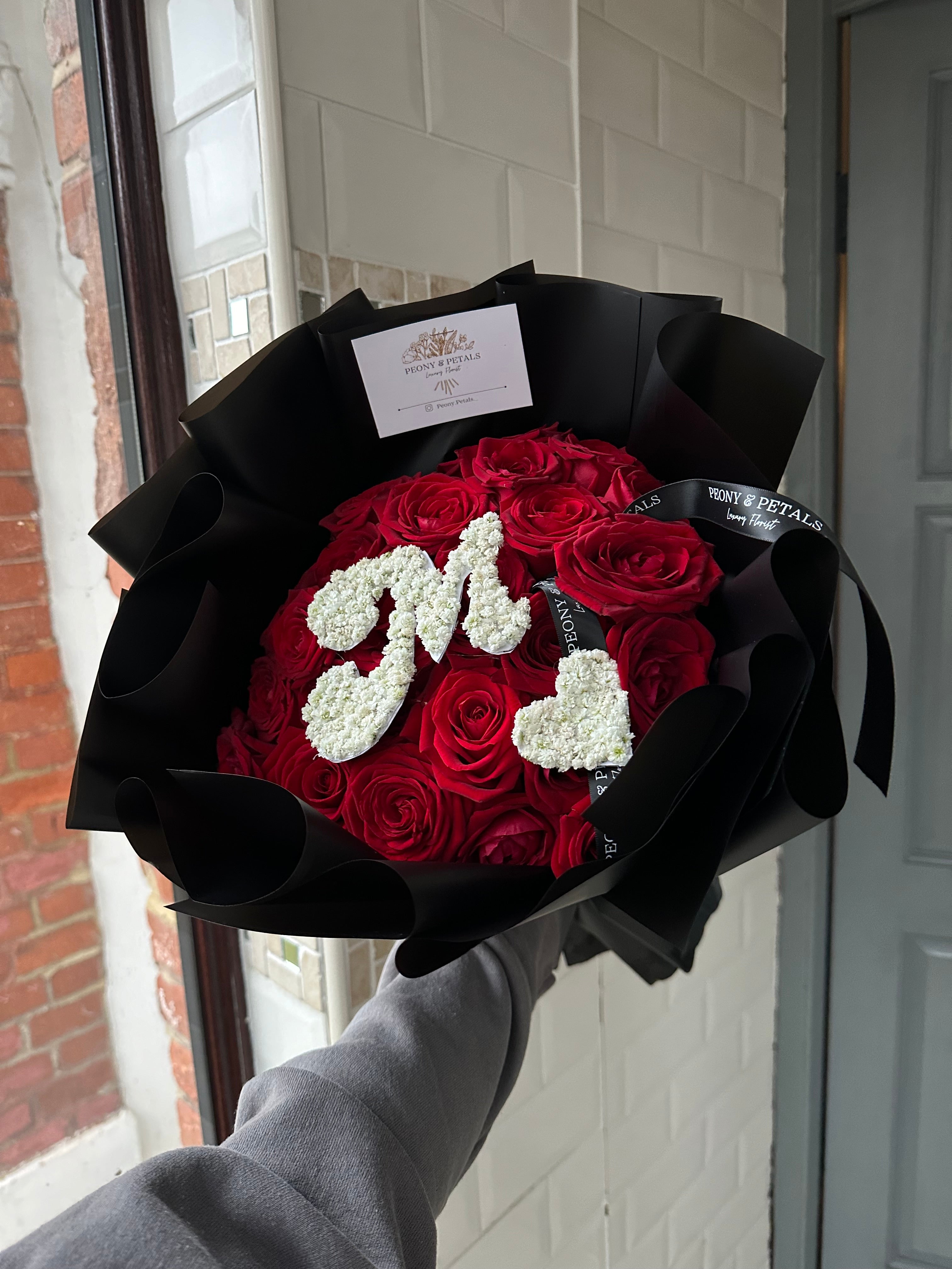 20 Naomi Red Roses with Gyp Initial & Heart |