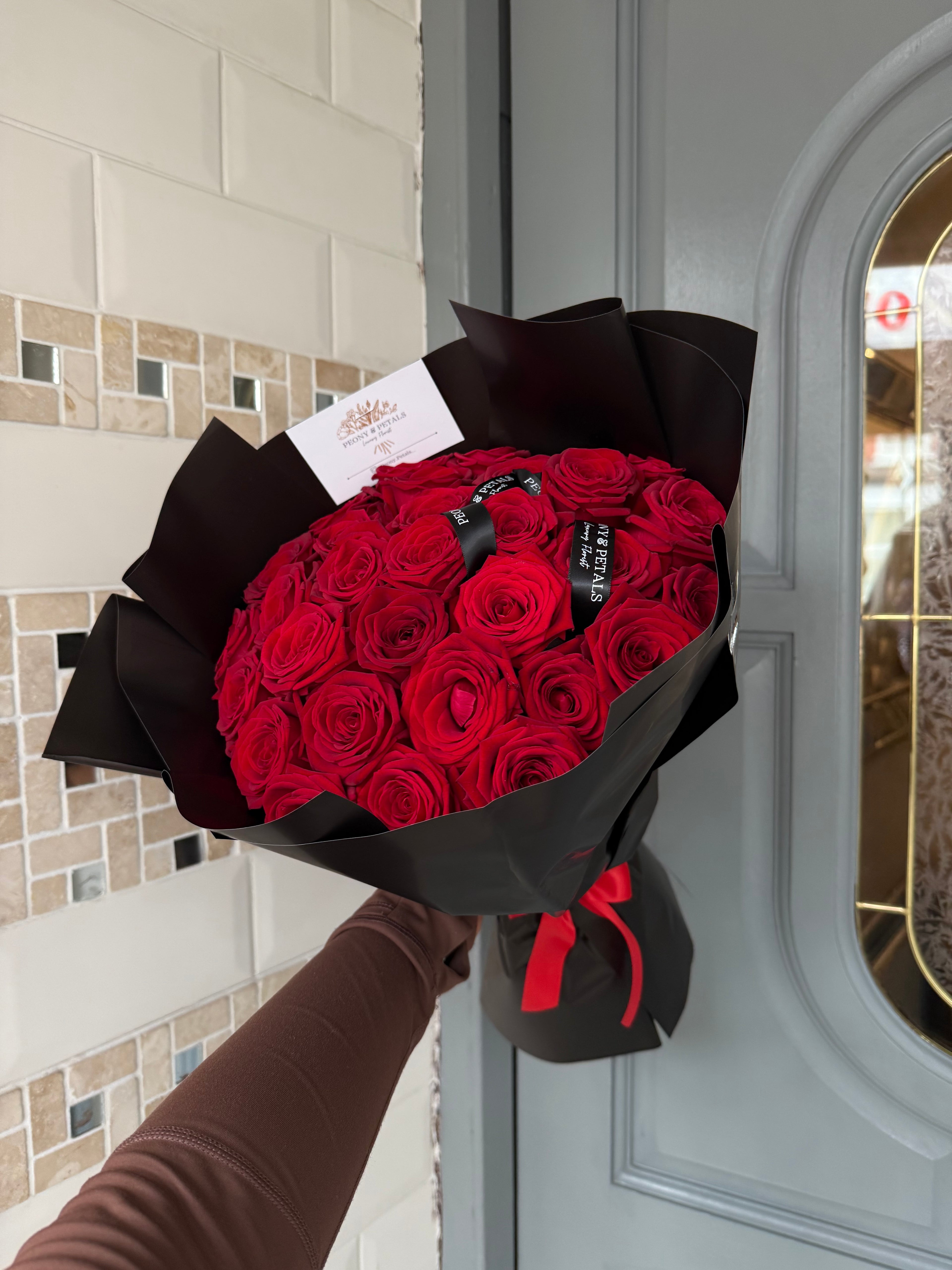 30 Stems Naomi Red Roses |