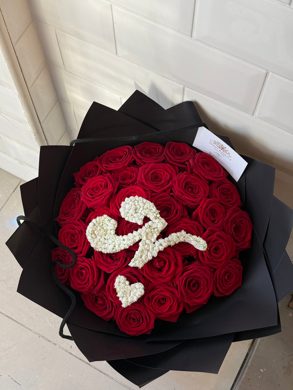 30 Naomi Red Roses - Gyp Initial & Heart |
