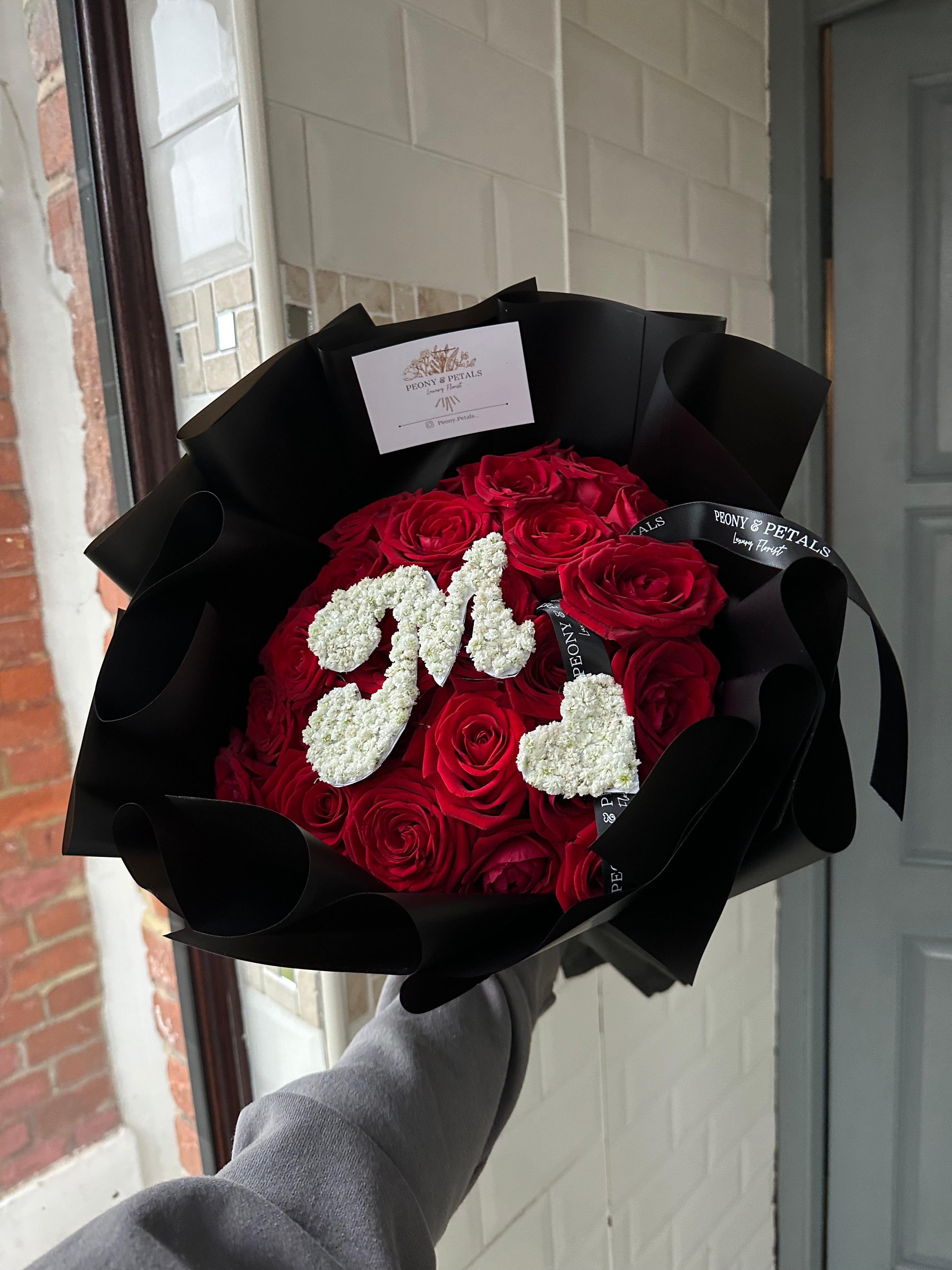 20 Naomi Red Roses with Gyp Initial & Heart |