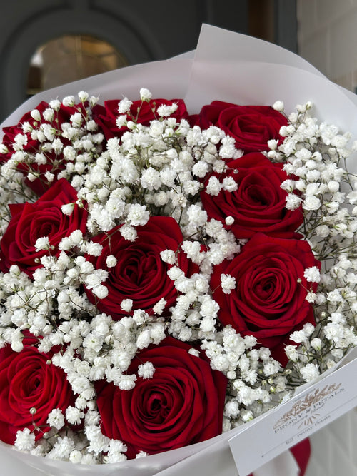 10 Naomi Red Roses with Gyp inbetween