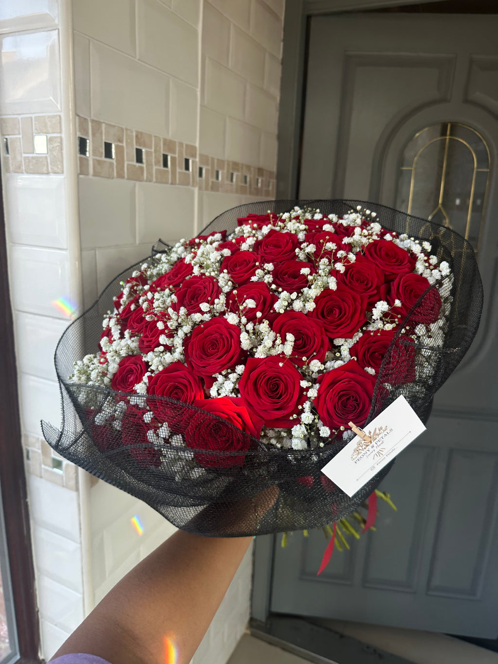 40 Naomi Red Roses with Gyp In-between