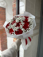 10 Naomi Red Roses with Gyp inbetween