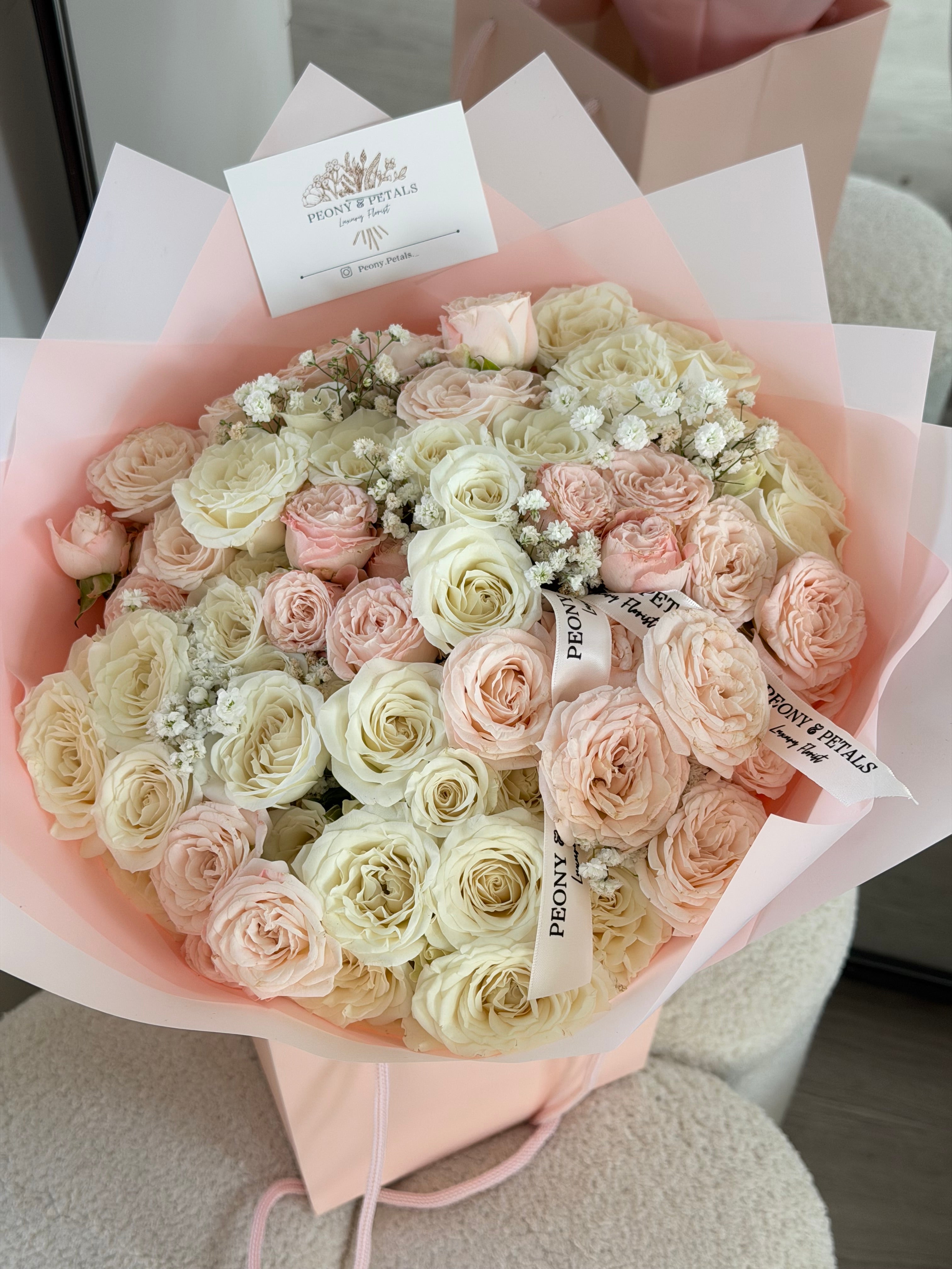 Blush Étoile Medium Mixed Bouquet