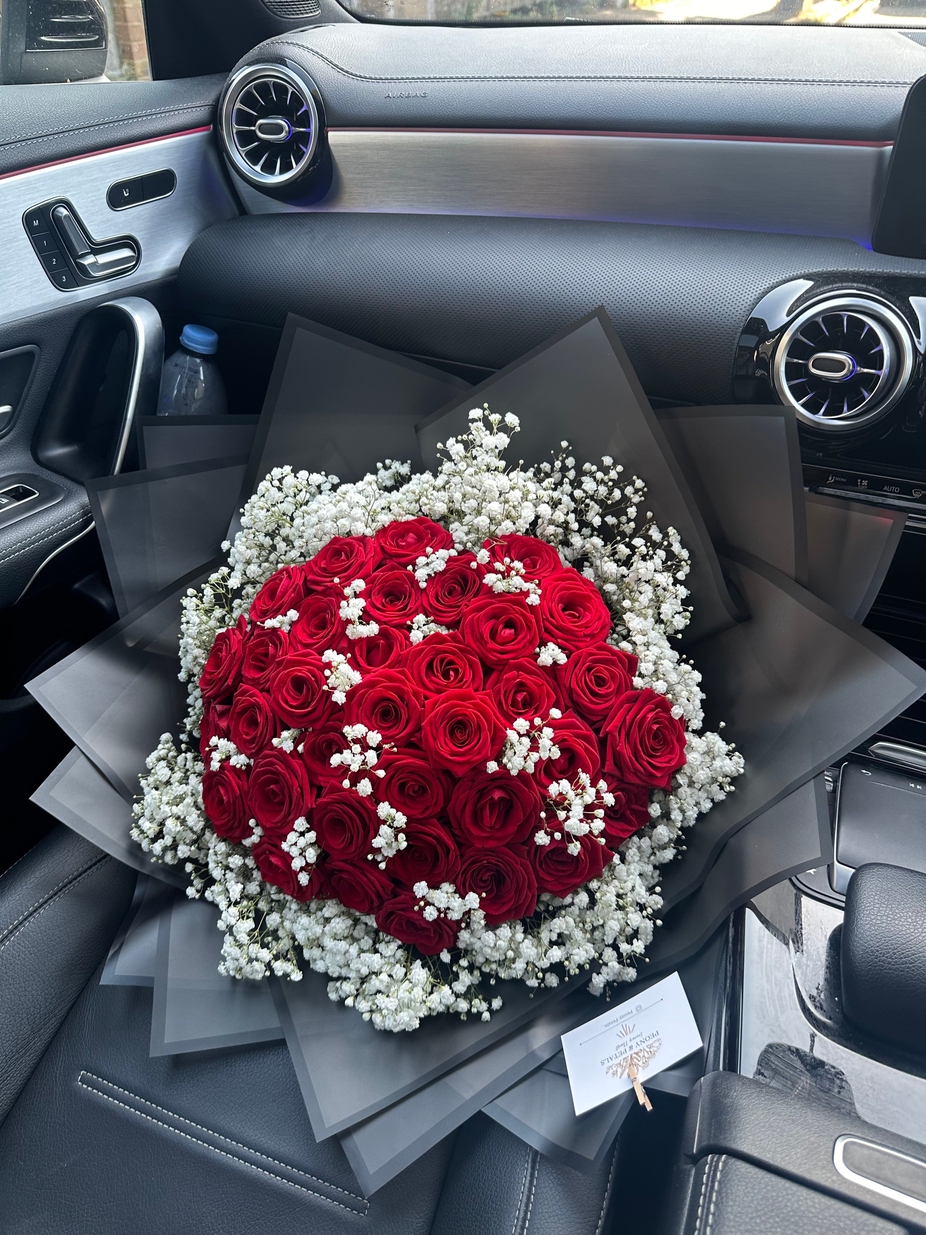 40 Naomi Red Roses and Gyp Edge