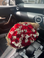 30 Naomi Red Roses With Gyp In-Between