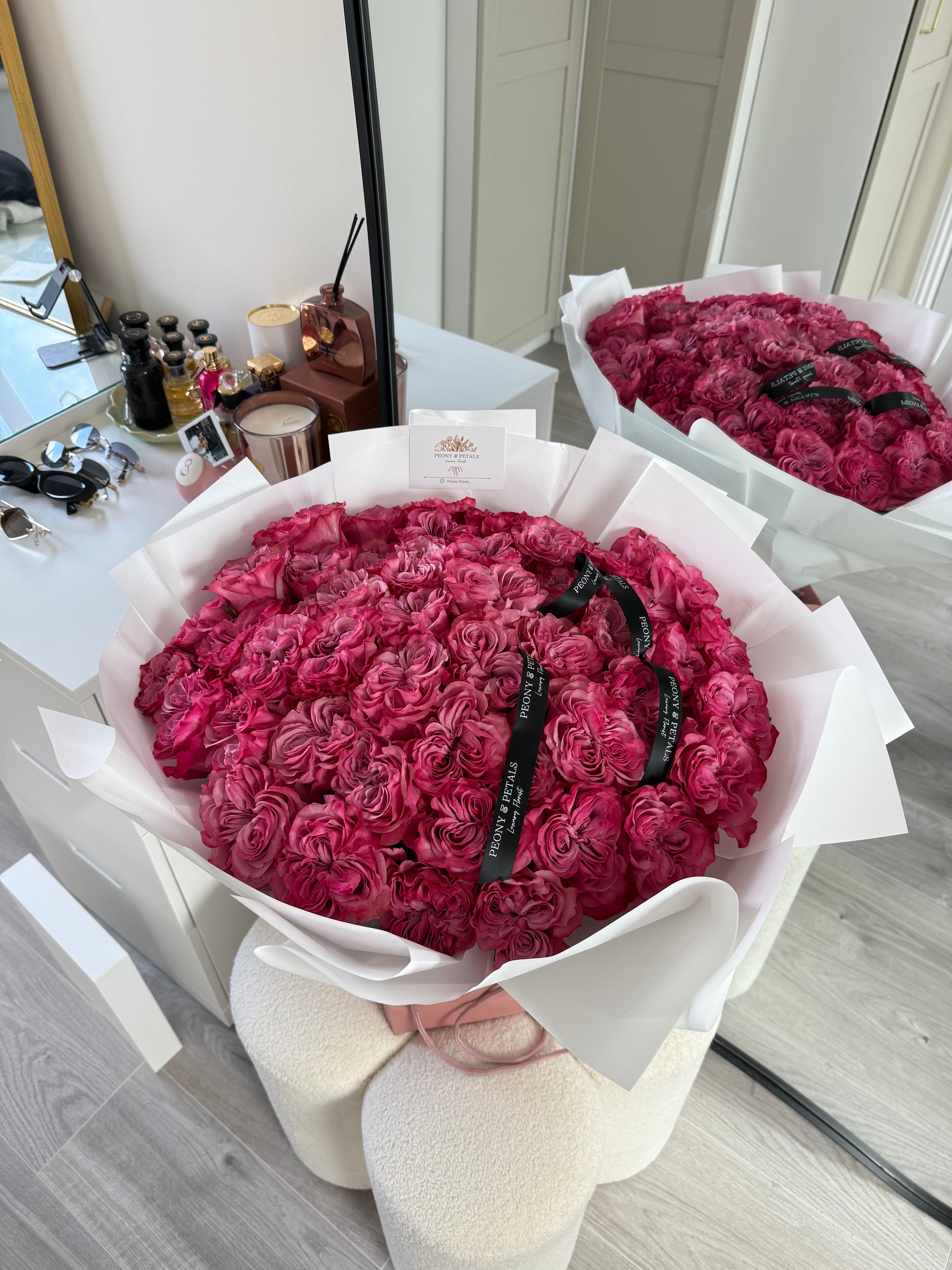 50 Stems Country Blues Pink Roses