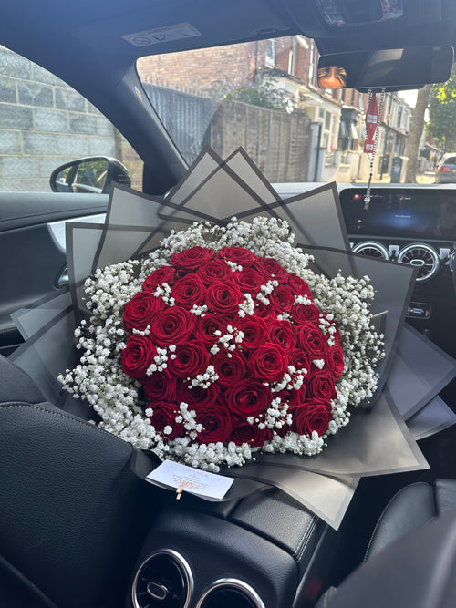 40 Naomi Red Roses and Gyp Edge