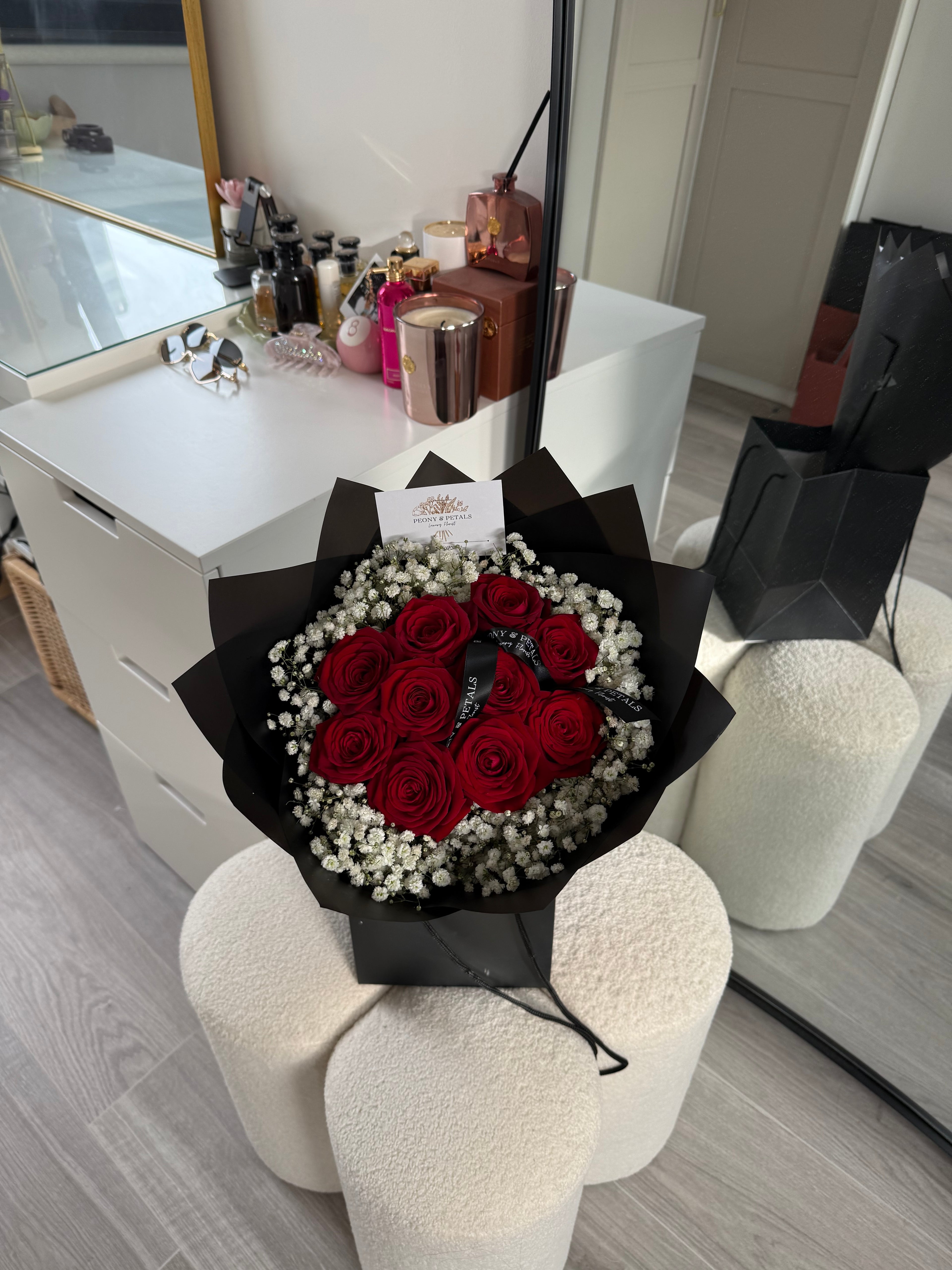 10 Naomi Red Roses with Initial and Gyp Edge