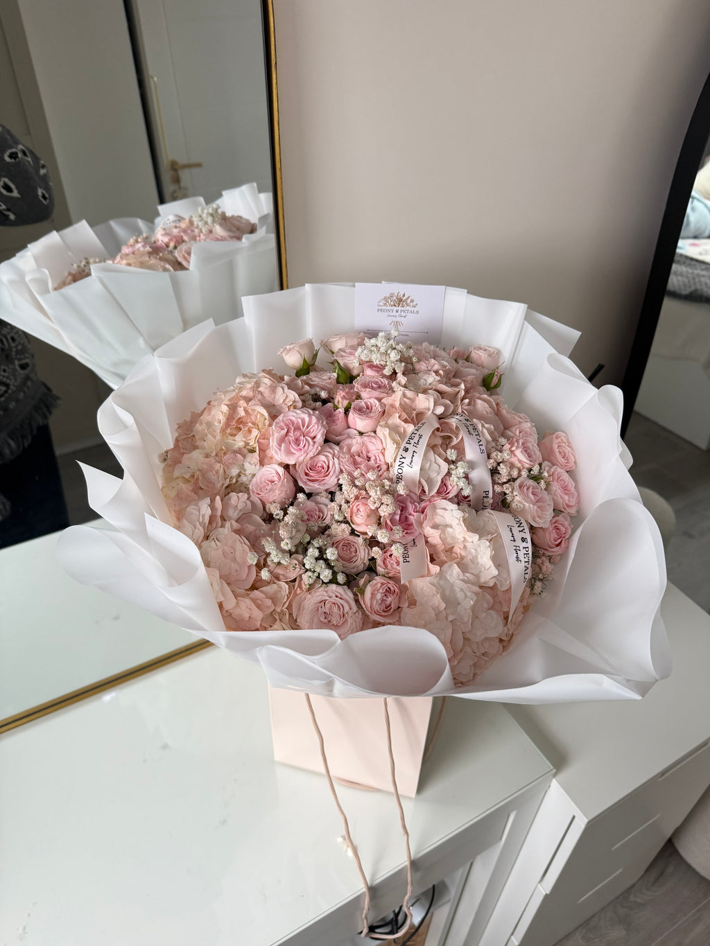 Roses & Hydrangeas Mixed Large Bouquet